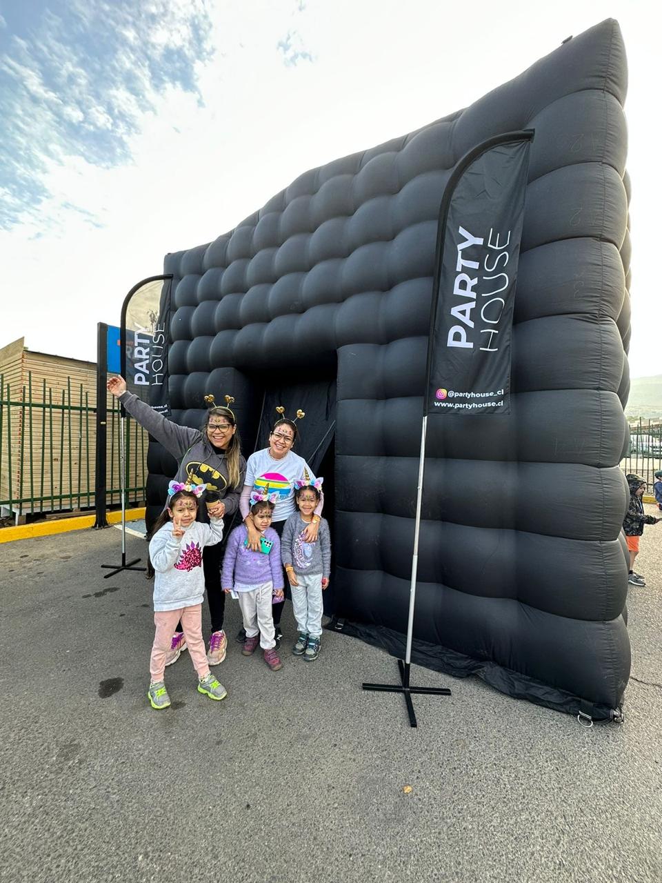 Carpa Party House en fiesta real